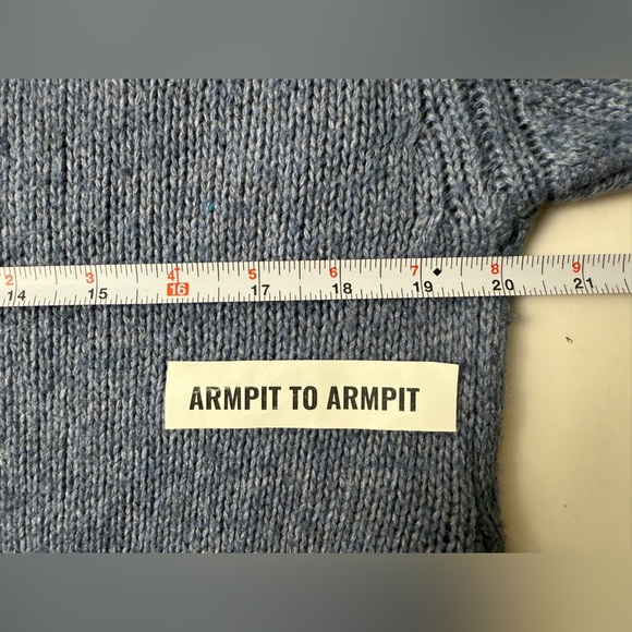 Saks 5th Avenue Women's Wool Cashmere Blend Sweater Round Hem Dolman Slv. Medium - Picture 8 of 9